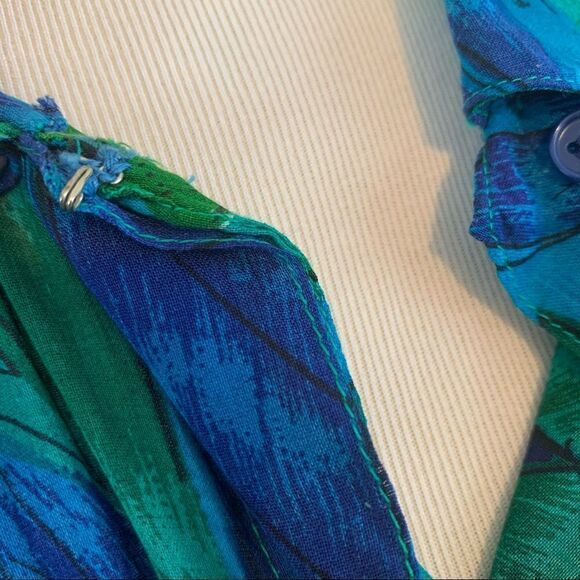 Vintage painterly fish print button down - Picture 6 of 7